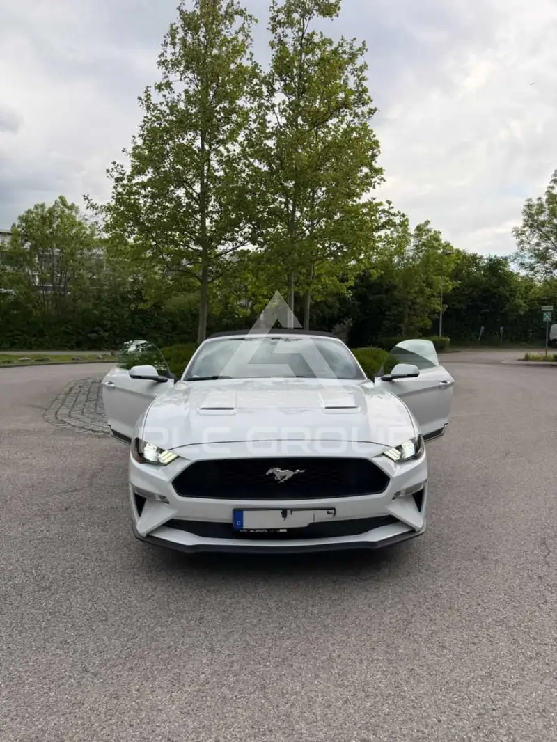 2020 Ford MUSTANG