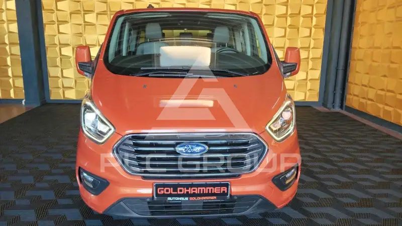 2020 Ford Tourneo