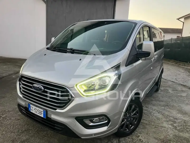 2020 Ford Tourneo