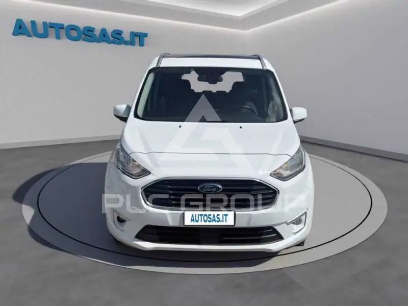2020 Ford Tourneo