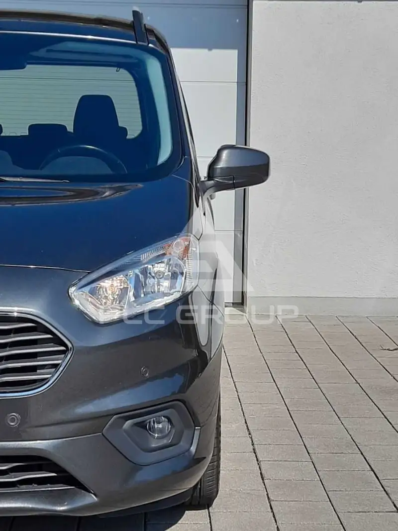 2020 Ford Tourneo