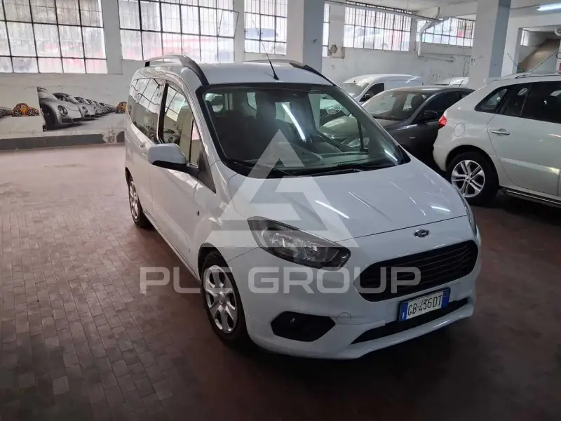 2020 Ford Tourneo