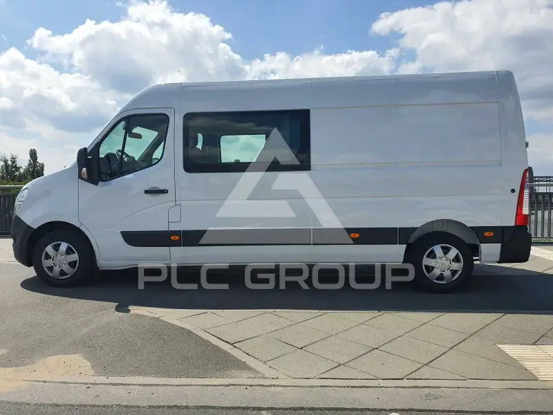 2021 Nissan NV 400
