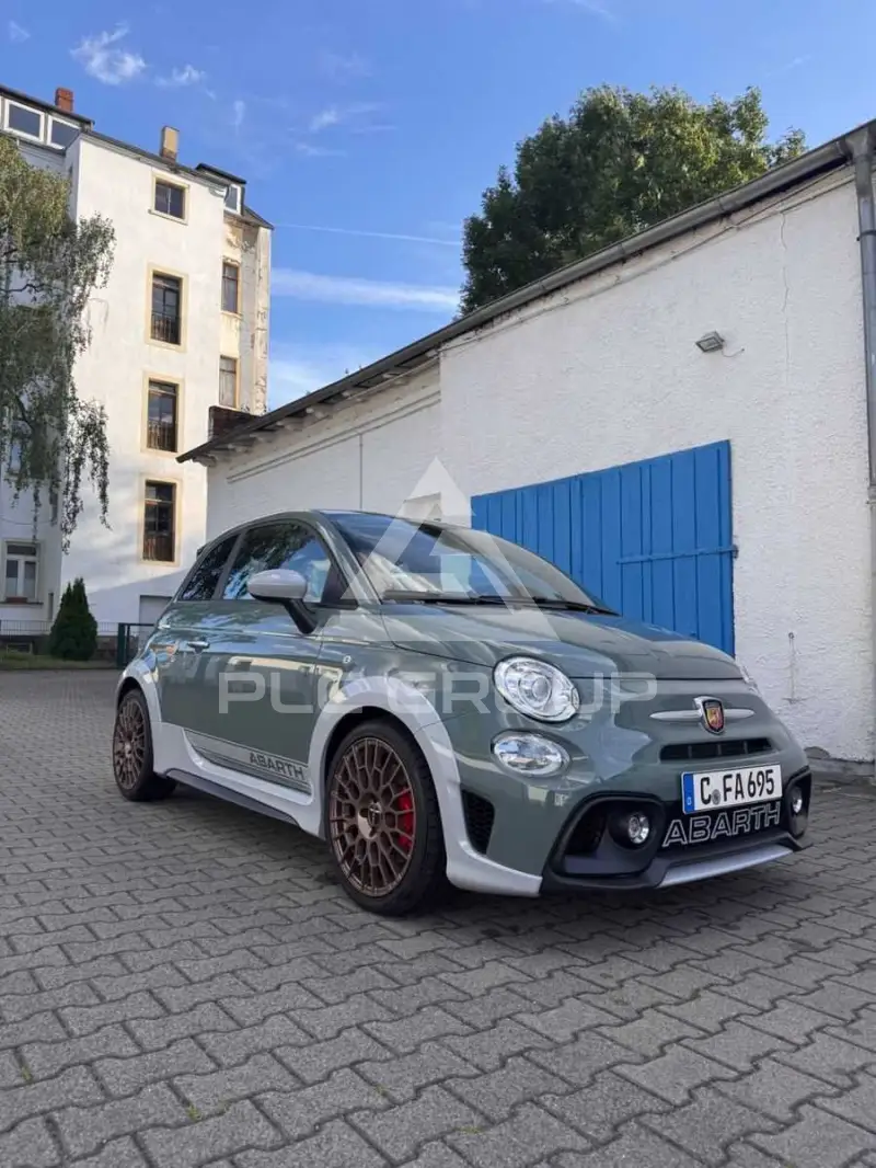 2021 Abarth 695