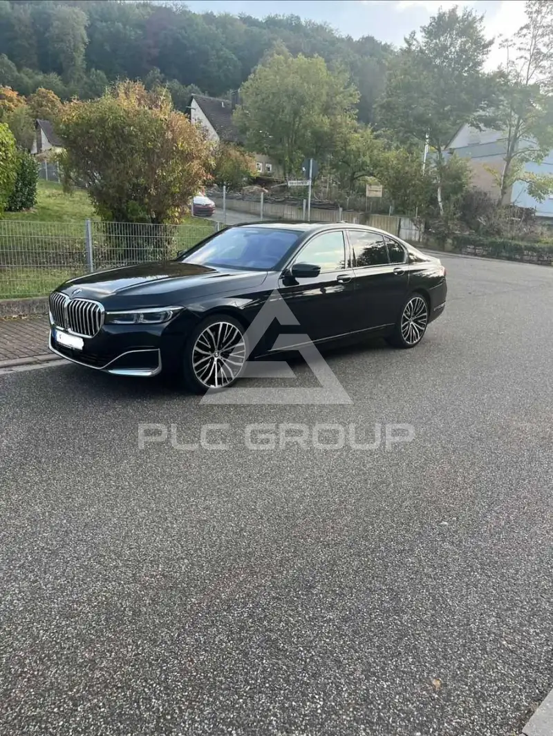 2021 BMW 740