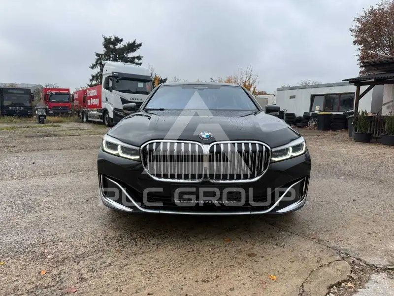 2021 BMW 740