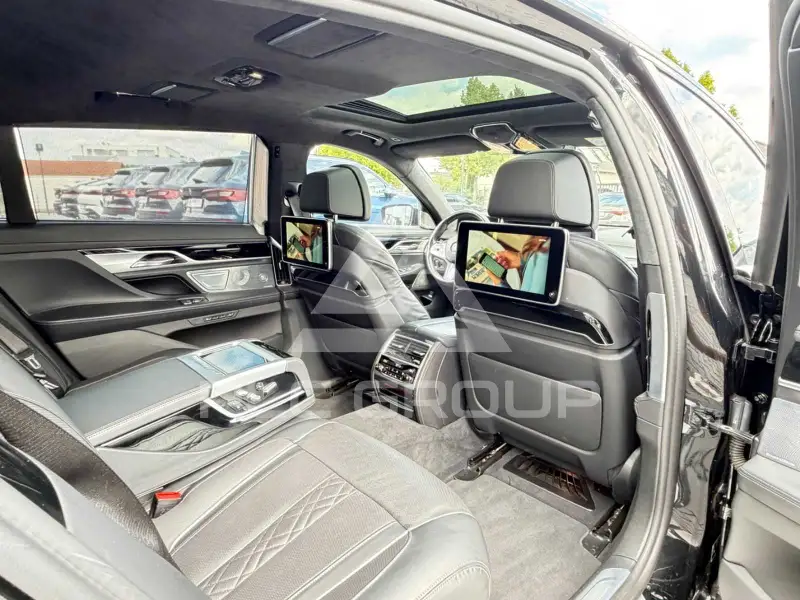 2021 BMW 740