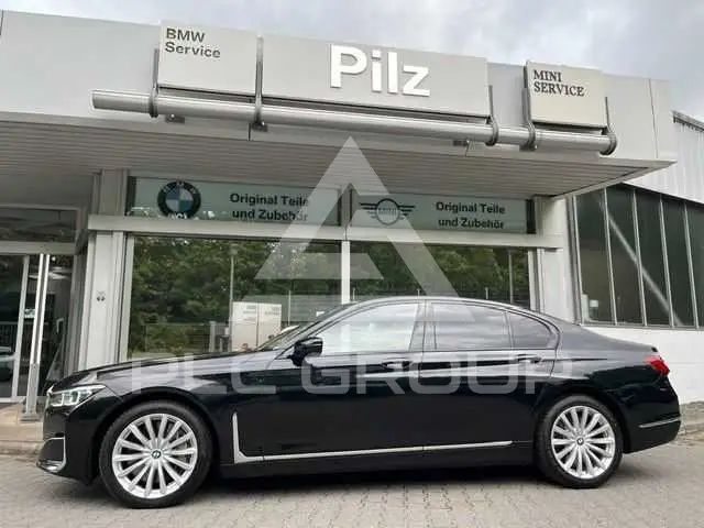 2021 BMW 750