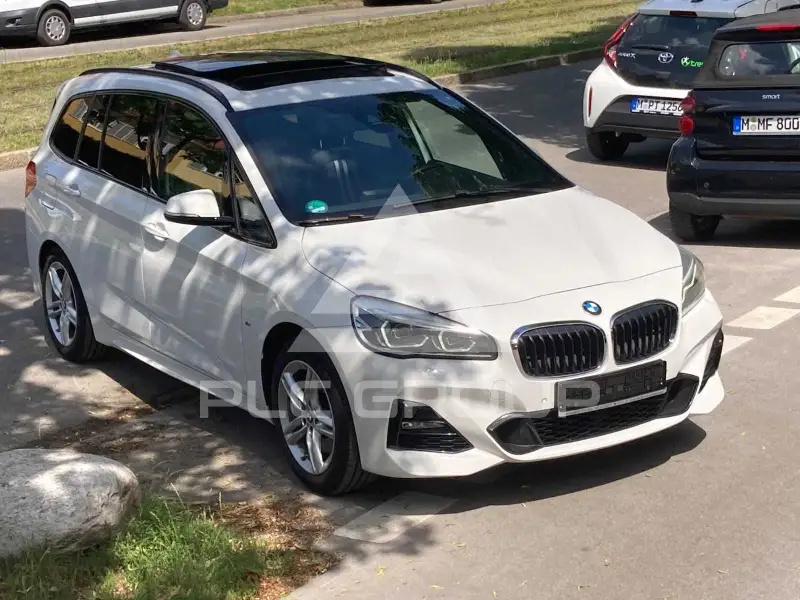 2021 BMW 220