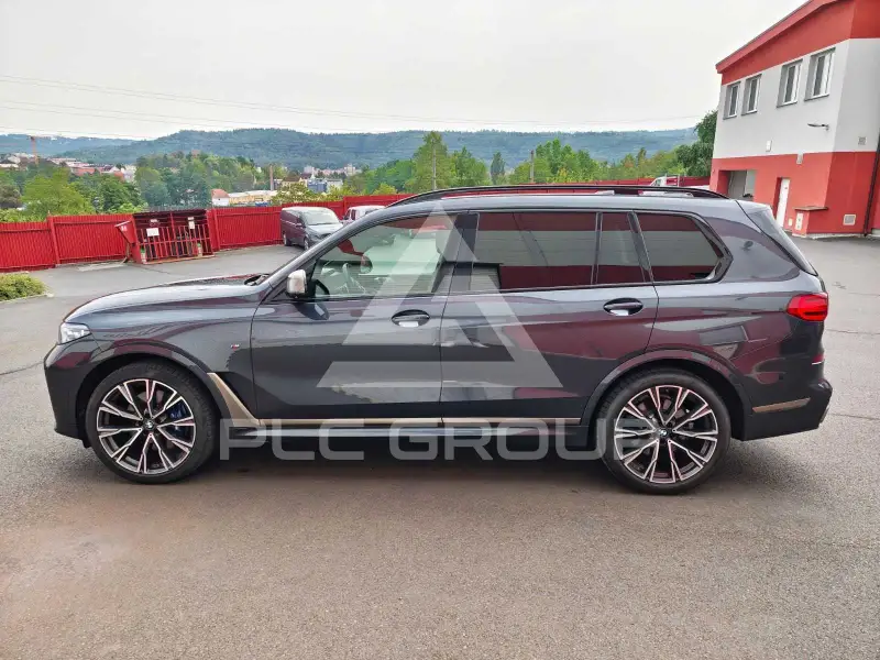 2021 BMW X7