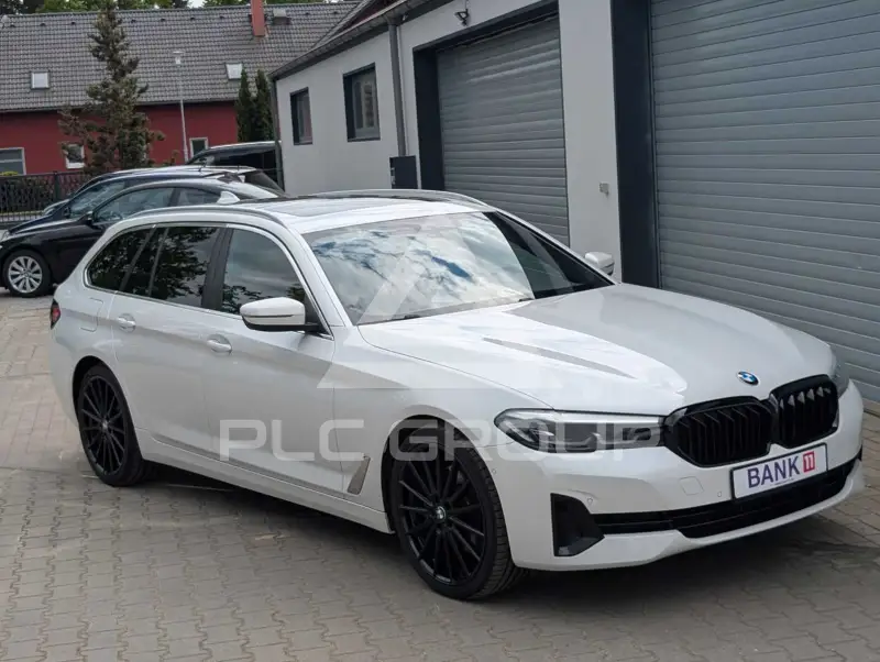 2021 BMW 530