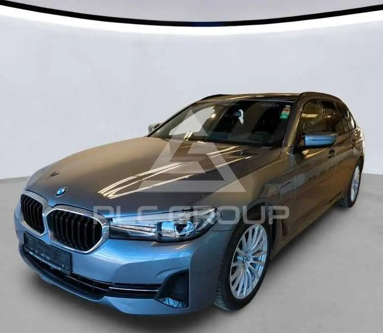2021 BMW 530