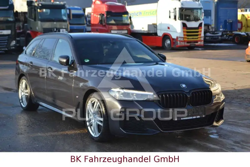 2021 BMW 530
