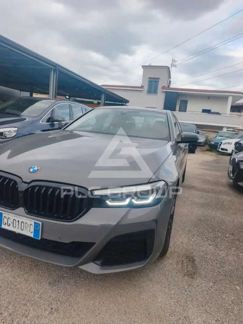 2021 BMW 530