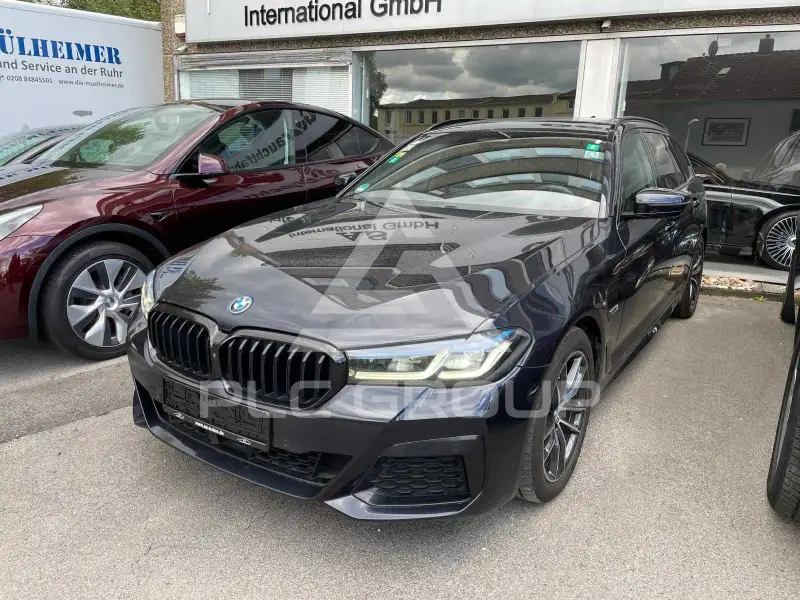 2021 BMW 530