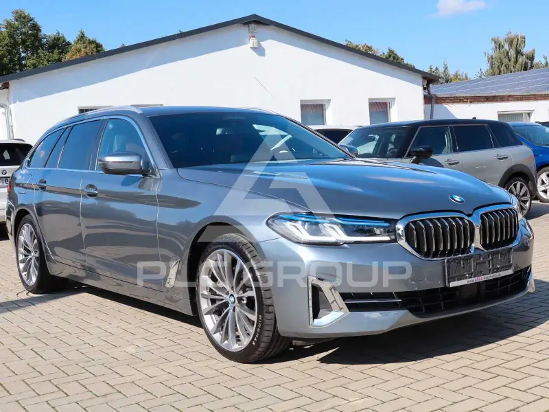 2021 BMW 530