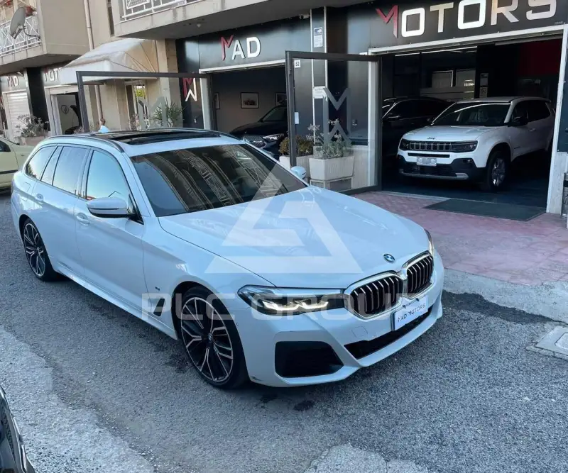 2021 BMW 530