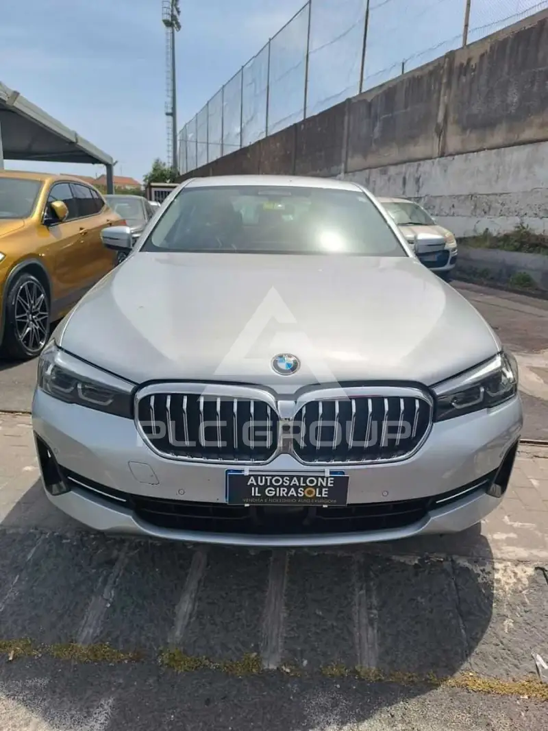 2021 BMW 530