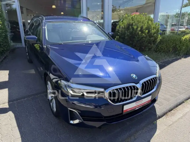 2021 BMW 530