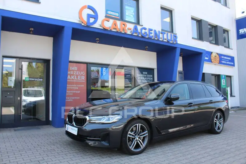 2021 BMW 530