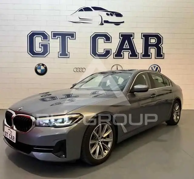 2021 BMW 530