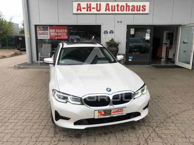 2021 BMW 320
