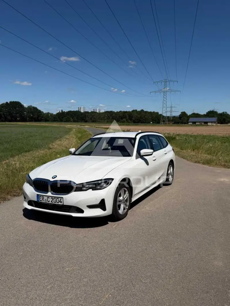 2021 BMW 320