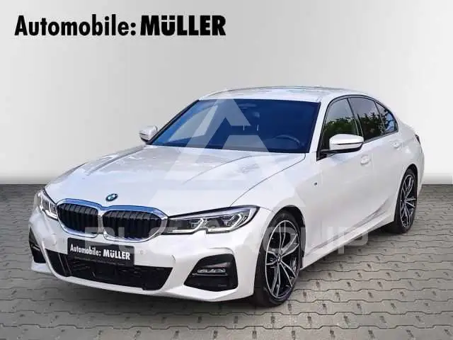2021 BMW 320