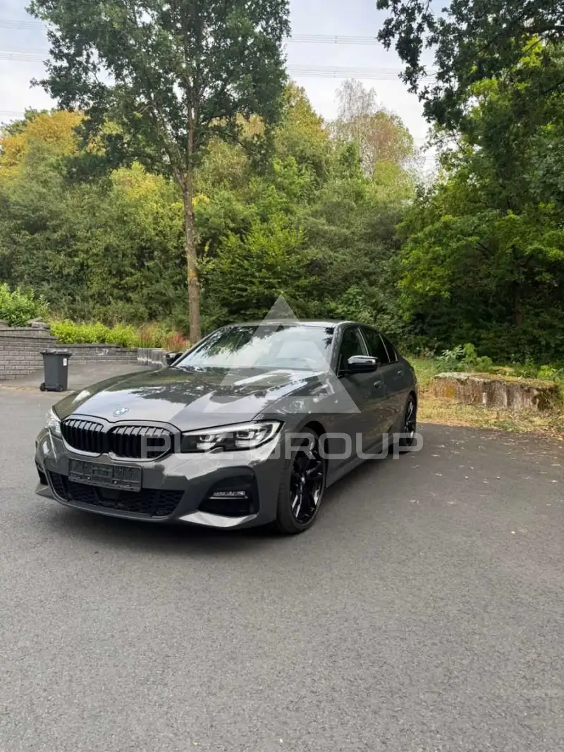 2021 BMW 320