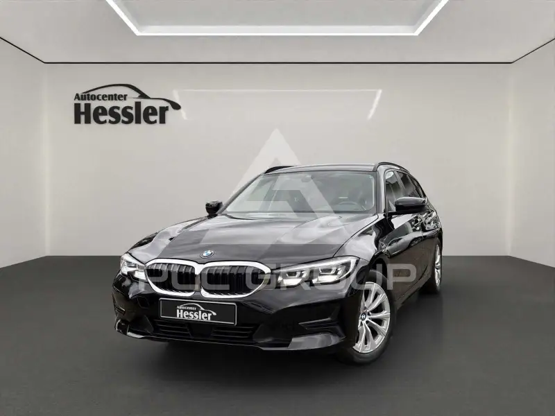 2021 BMW 320