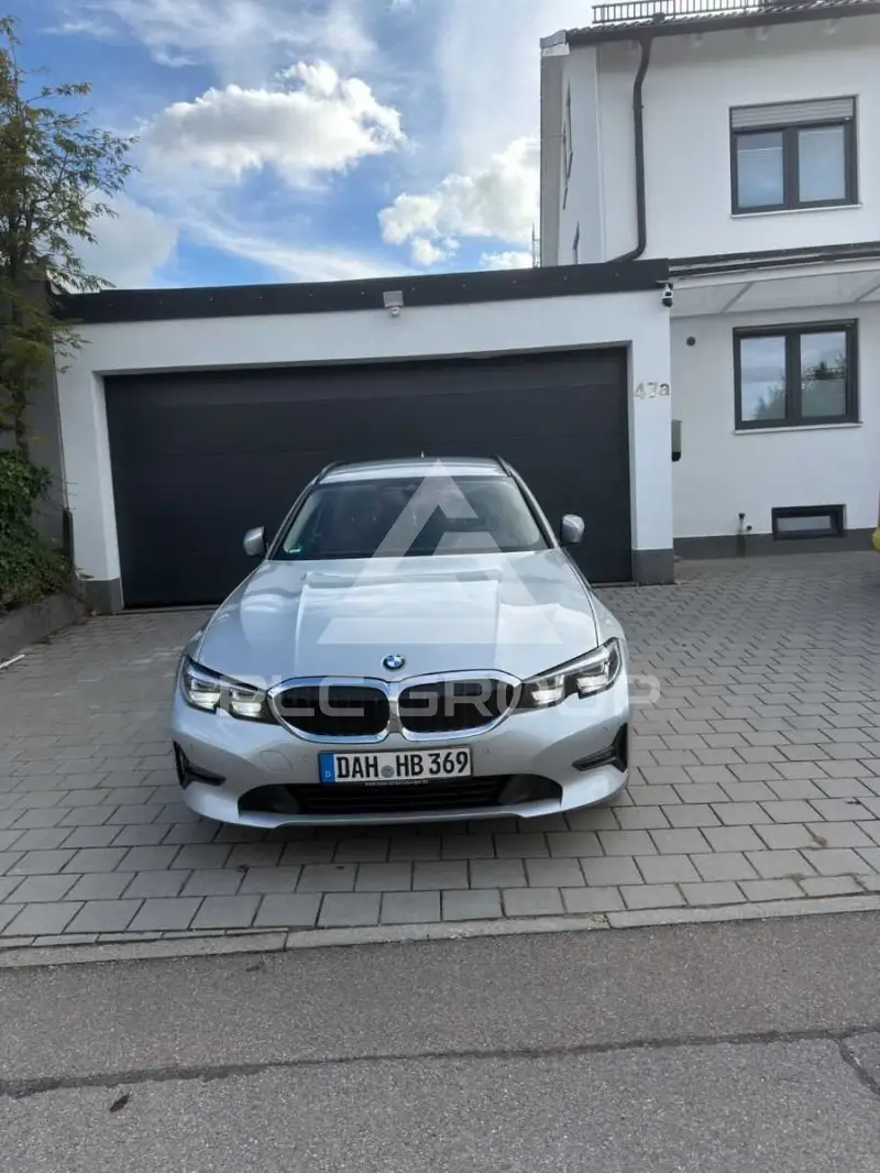 2021 BMW 320