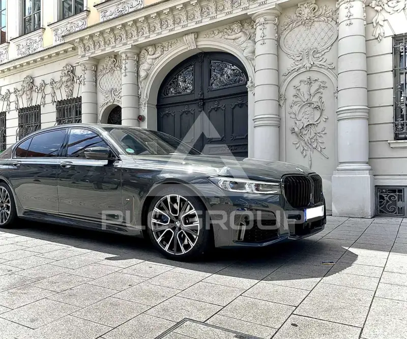 2021 BMW M7