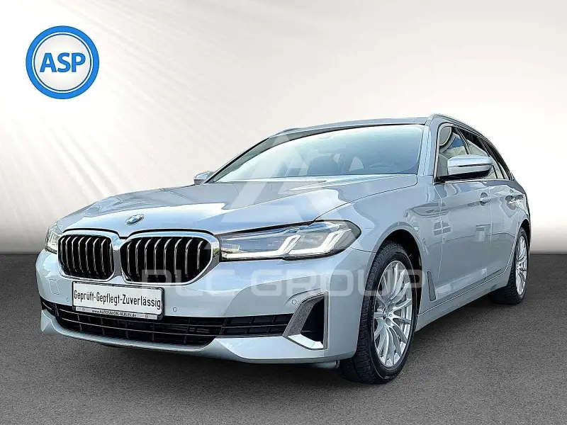 2021 BMW 520