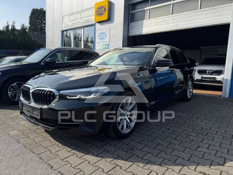 2021 BMW 520