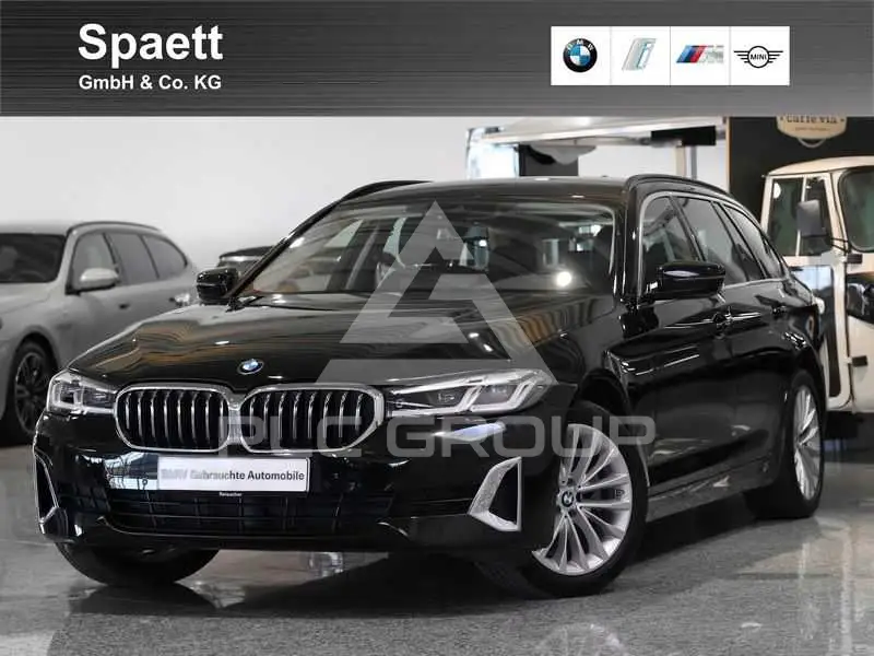 2021 BMW 520