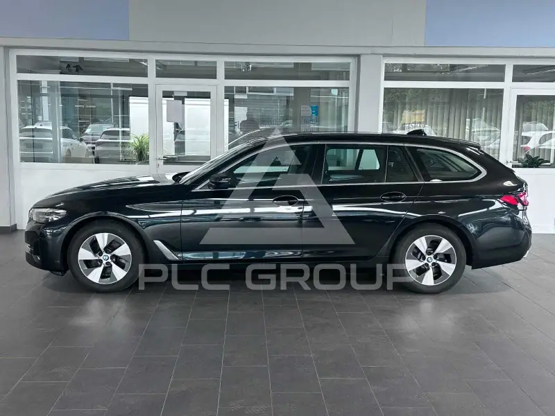 2021 BMW 520