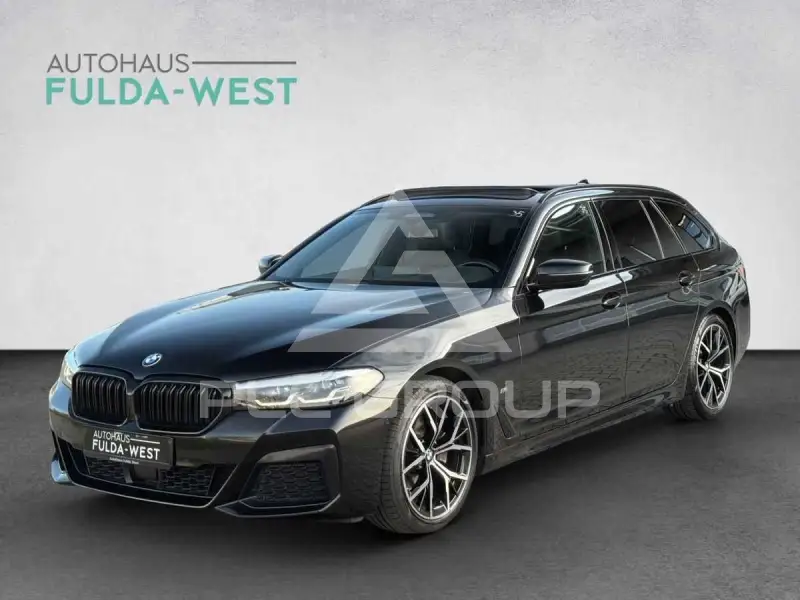 2021 BMW 520