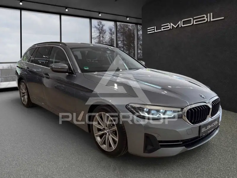 2021 BMW 520