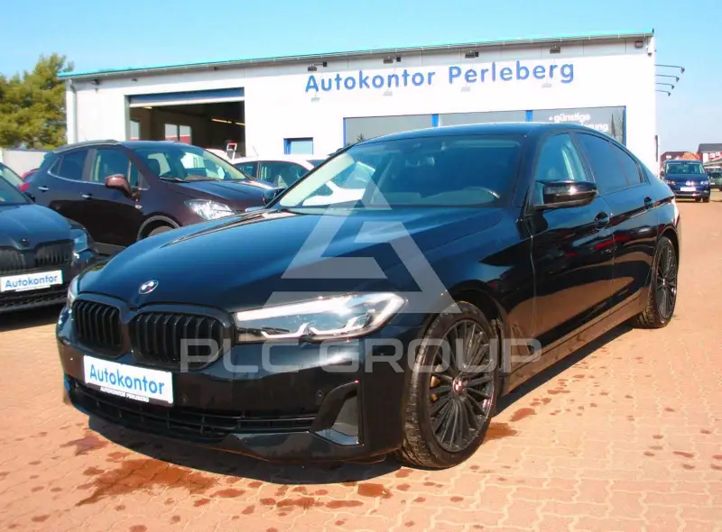 2021 BMW 520