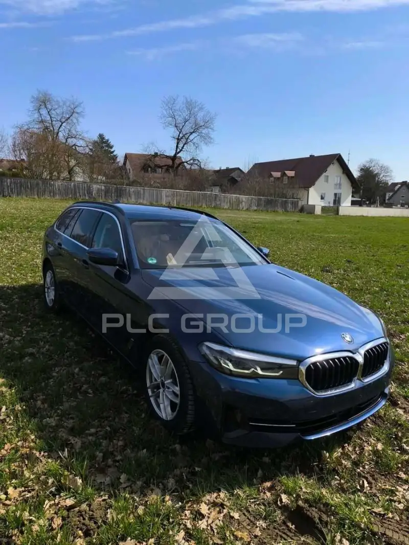 2021 BMW 520