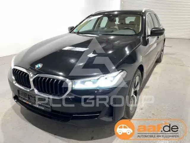 2021 BMW 520