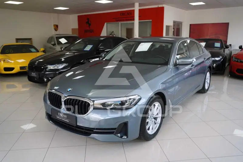 2021 BMW 520