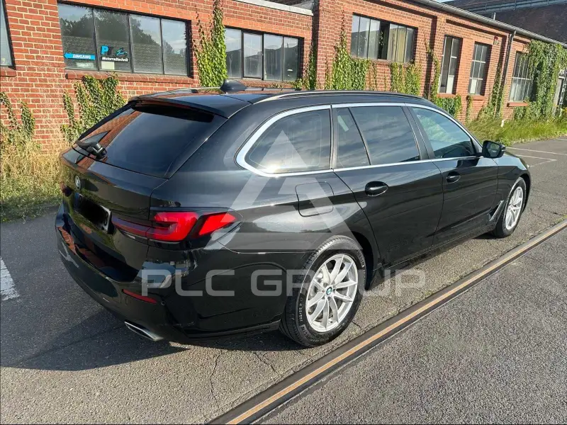 2021 BMW 520