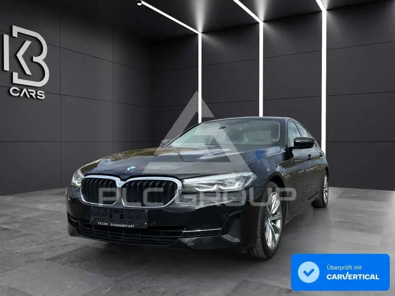 2021 BMW 520
