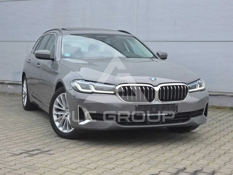 2021 BMW 520