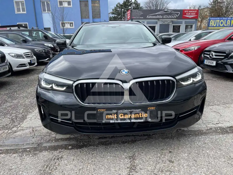 2021 BMW 520