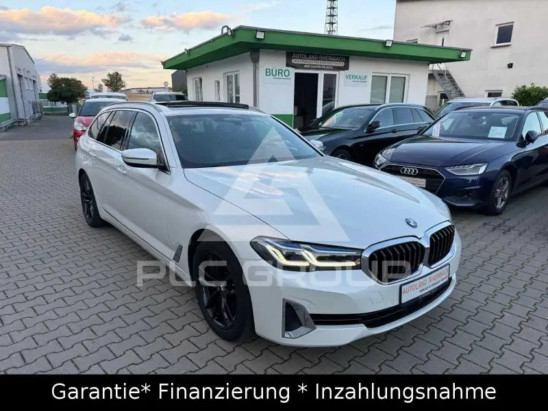 2021 BMW 520
