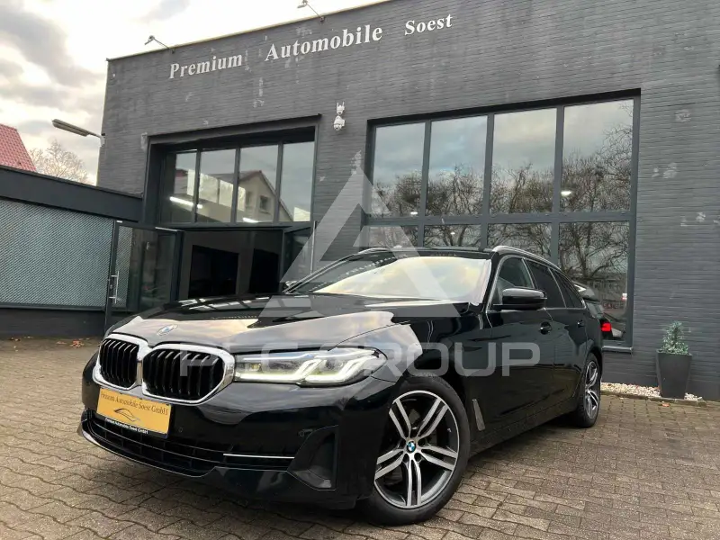 2021 BMW 520