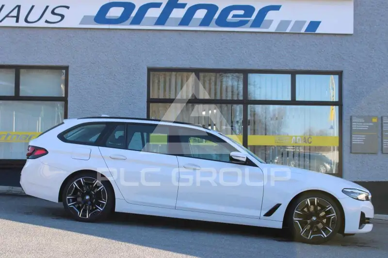 2021 BMW 520