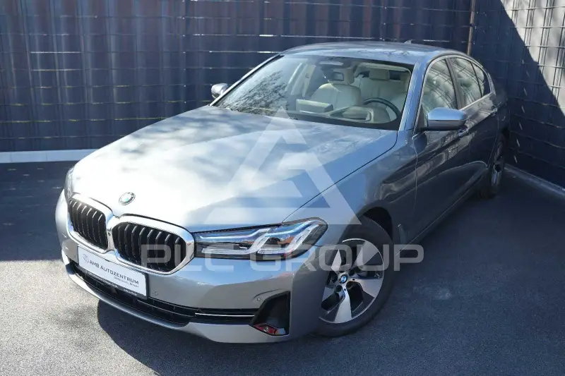 2021 BMW 520